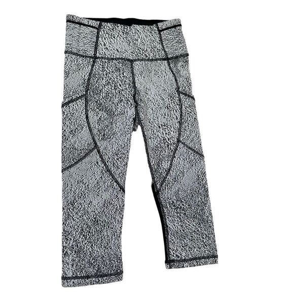 Lululemon high waisted reflective Crop pocket Leggings Splatter Black white 4 - Picture 3 of 10